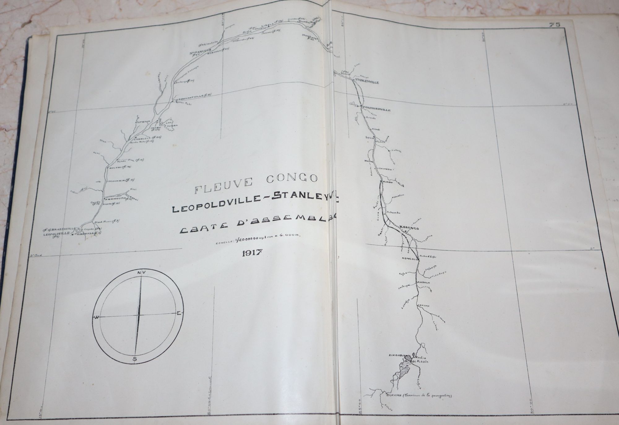 Reconnaissance du Haut Fleuve de Leopoldville Stanleyville. Fleuve Congo. Carte d'Assemblage; Congo Belge. Service Hydrographique. Section du Haut Congo. Fleuve Congo. Leopoldville -- Stanleyville