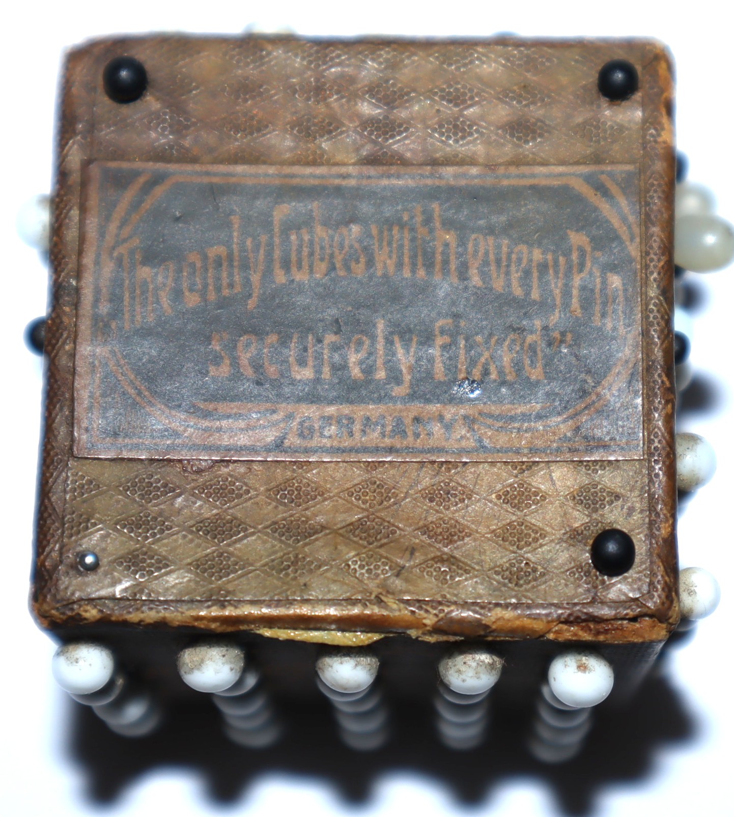 Pin Cube. 
